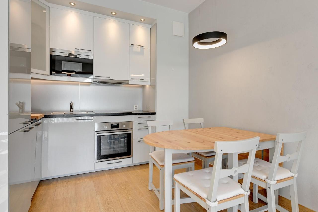 Holiday Apartment Near The Sea - Free Private Parking Gdańsk Buitenkant foto