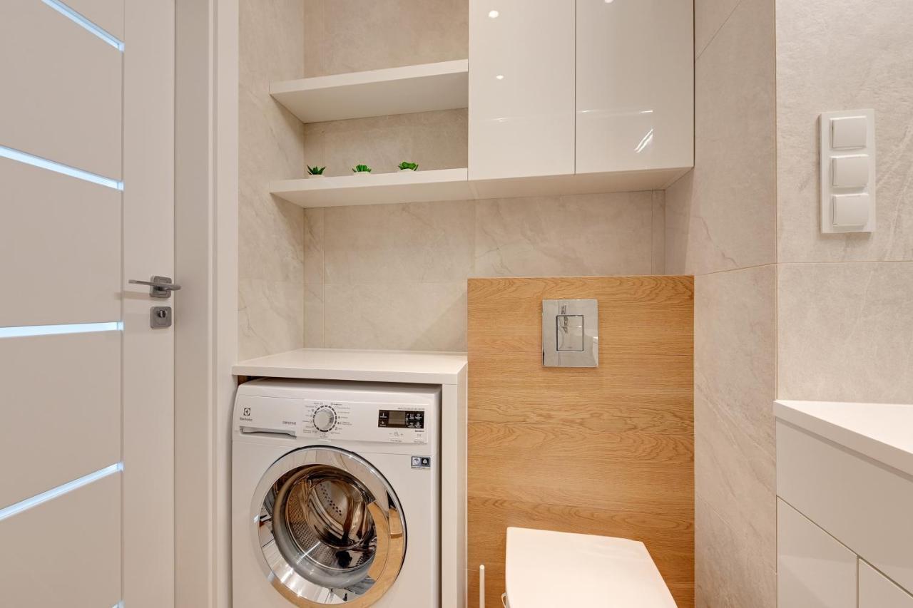 Holiday Apartment Near The Sea - Free Private Parking Gdańsk Buitenkant foto